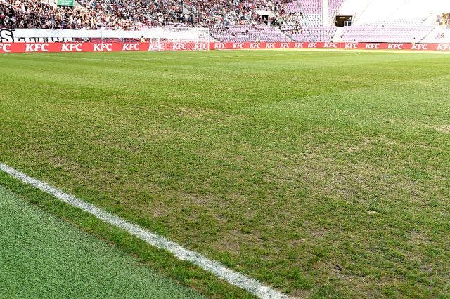 La pelouse naturelle du Stade de Genève tiendra-t-elle une saison de plus?