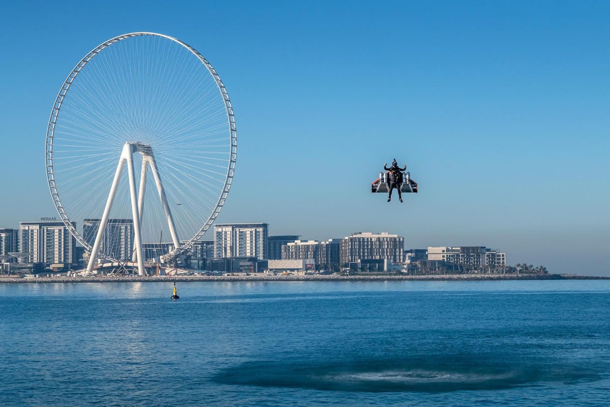 L’équipe Jetman de Vince Reffet est basée à Dubaï où, en février dernier, il a réalisé un vol extraordinaire.