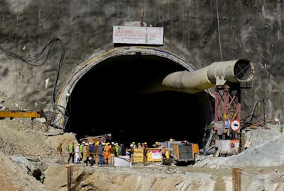 Début du forage pour extraire 40 ouvriers piégés dans un tunnel