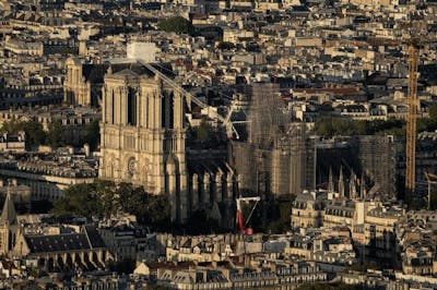 Notre-Dame de Paris culminera à nouveau à 96 m pour Noël