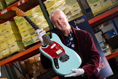 La dernière guitare de Kurt Cobain vendue 1,3 million de francs