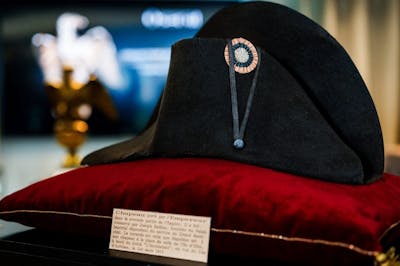 Un chapeau de Napoléon Ier part pour près de 2 millions de francs