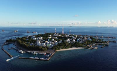 Les Maldives préfèrent élever les îles face à la montée des eaux