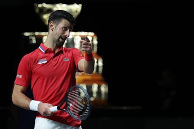 Djokovic envoie la Serbie en demi-finale de la Coupe Davis