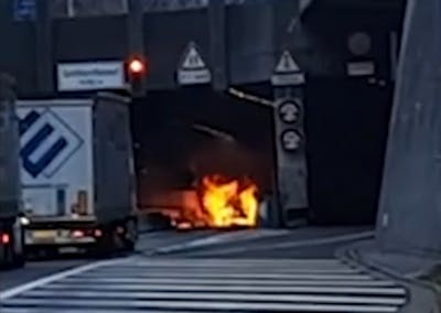 Une voiture en feu bloque le tunnel du Gothard