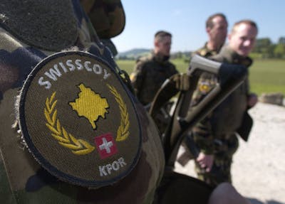 L'armée suisse renforce ses troupes au Kosovo
