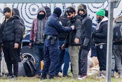 Des centaines de migrants «mis à l'abri» dans le Pas-de-Calais