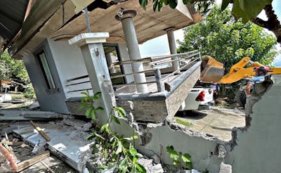 Après un fort séisme, le pays craint un «tsunami destructeur»