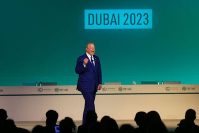 Al Gore épingle les Émirats pour leur bilan carbone