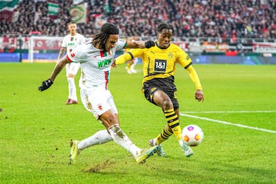 Kobel et Dortmund encore frustrés contre Augsburg et Mbabu