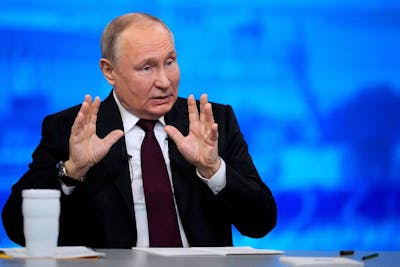 Poutine promet de faire de la Russie une «puissance souveraine»