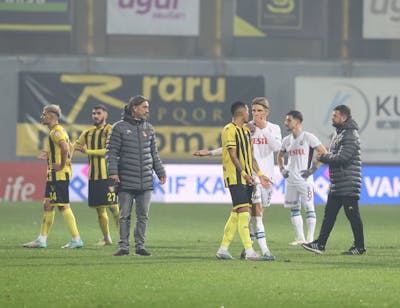 Hakan Yakin témoin d'un nouveau match arrêté en Turquie