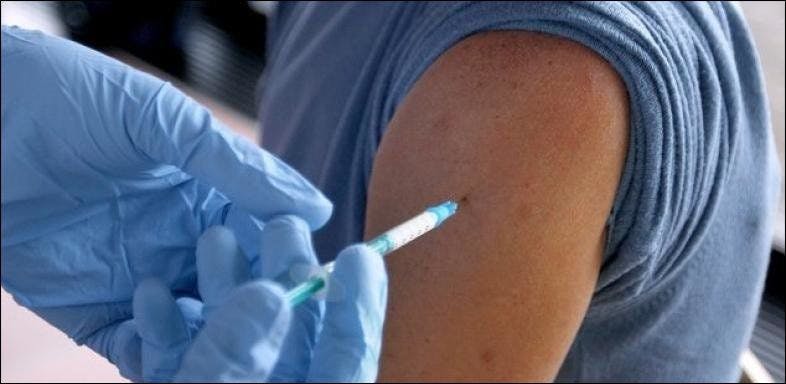 Viele Spital-Mitarbeiter verweigern Impfung.
