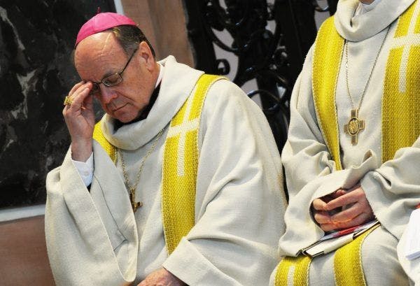 Bischof Vitus Huonder setzt sich mit seinem neusten Hirtenbrief in die Nesseln.