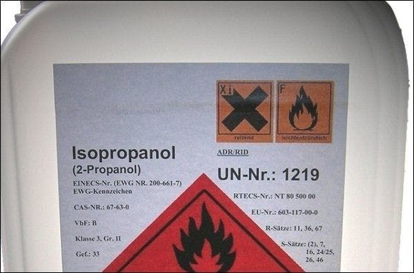 Laut Seco ist Isopropanol nicht auf den Chemikalienlisten des Chemiewaffenübereinkommens aufgeführt. (Bild: energieprofis.net)