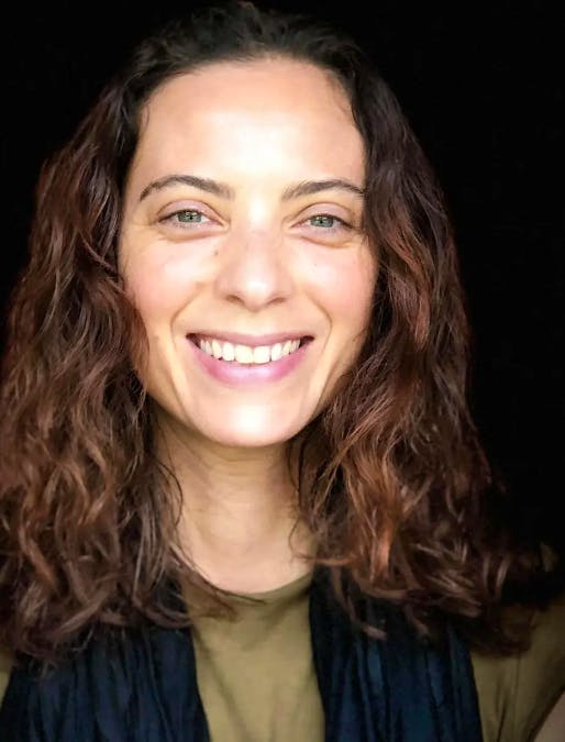 Isabelle Stüssi ist Ayurveda Ernährungsberaterin und Yogalehrerin mit ihrem eigenen Yoga-Studio Yogisi in Zürich.