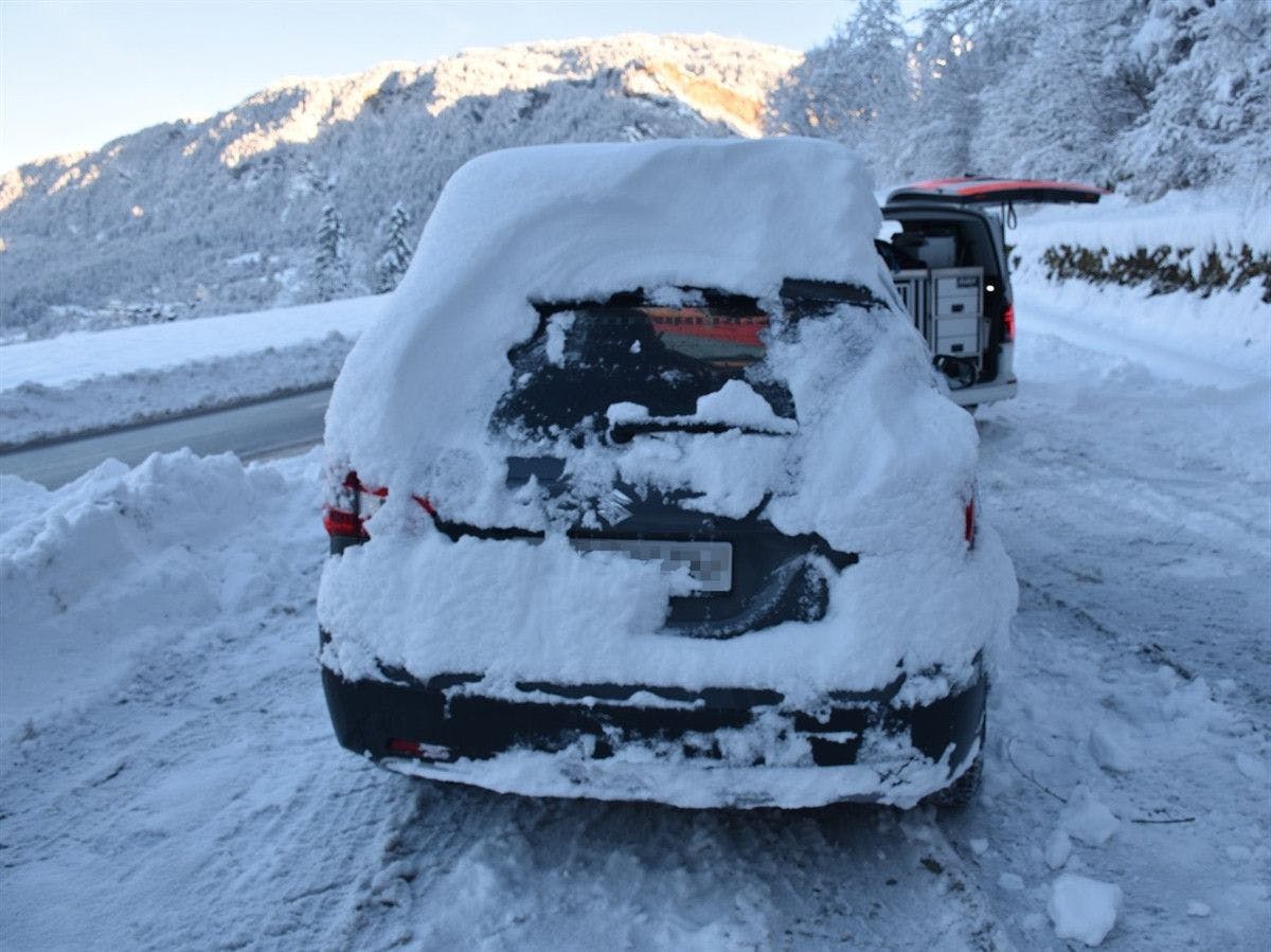 Rueun GR: Mit Schnee auf Auto und trotz Ausweisentzug gefahren