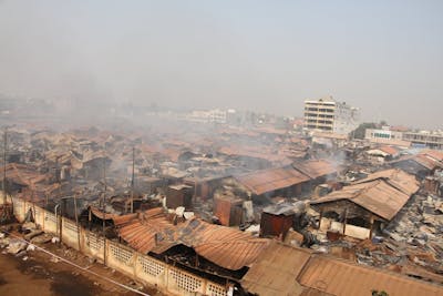 Un grand marché de Lomé part en fumée juste avant Noël