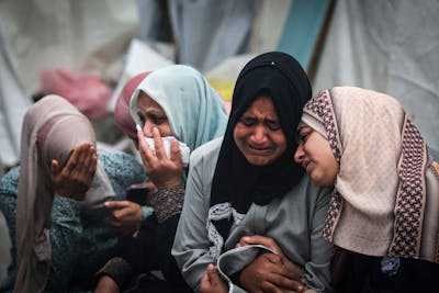 Scènes «déchirantes» après le bombardement d'un camp de réfugiés