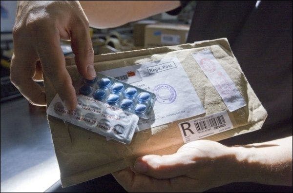 Les stimulants de la fonction érectile sont en tête des médicaments illégalement importés en Suisse.