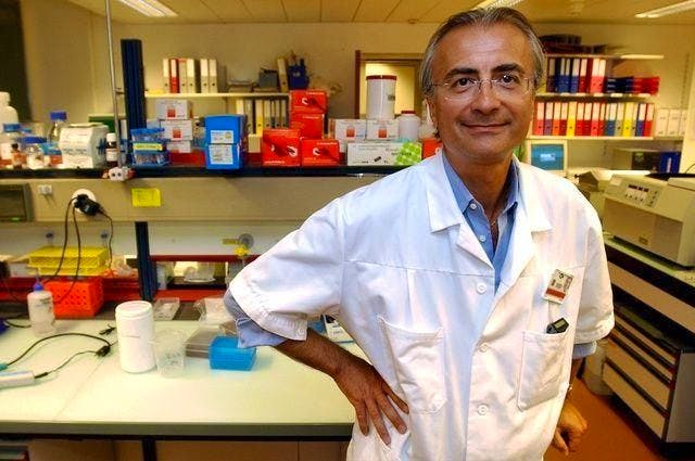 Une équipe dirigée par le professeur Giuseppe Pantaleo, directeur du Service d’immunologie et allergie du CHUV, a développé un test sérologique qui aurait une sensibilité supérieure de 15 à 30% aux autres actuellement commercialisés.