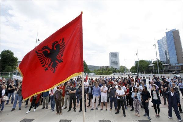 Les manifestants se sont rassemblés devant le Palais des Nations unies, samedi à Genève.