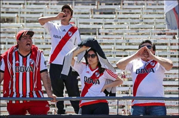 Les supporters argentins de River Plate verront le match... à la TV.