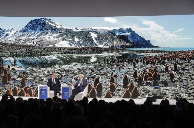 David Attenborough avait été amené à parler de son travail ici à Davos en 2019.