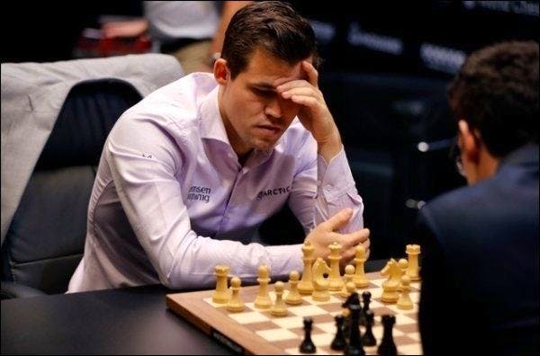 Pour la quatrième fois d'affilée, le jeune norvégien a remporté le titre de champion du monde d'échecs.