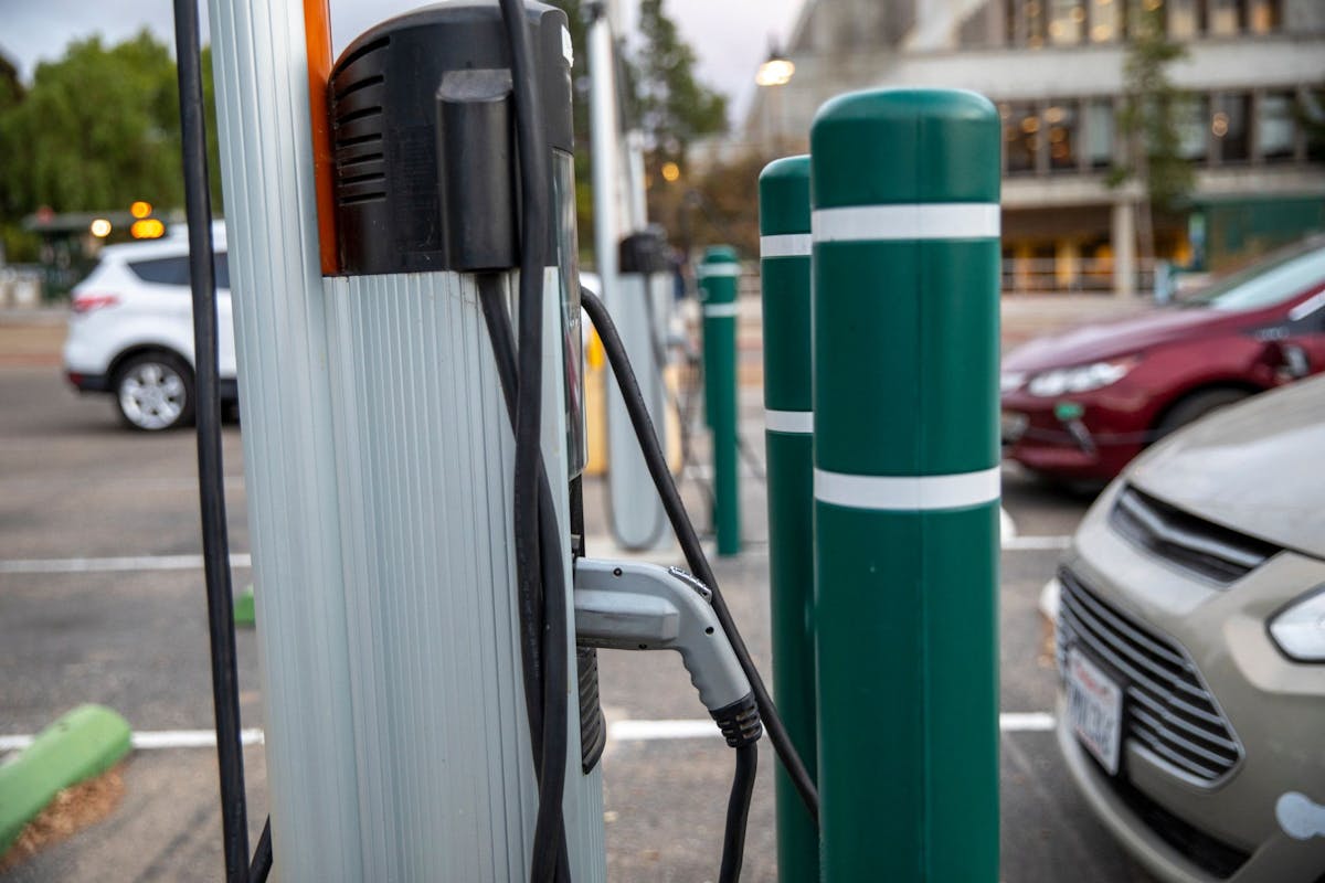 Il va falloir installer environ 2 millions de bornes de recharge pour véhicules électriques en Suisse.