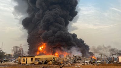 Éteint après neuf jours, l'incendie à Conakry a fait 24 morts