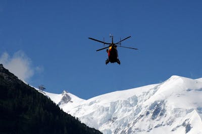 Une avalanche et une chute fatale font trois morts en montagne
