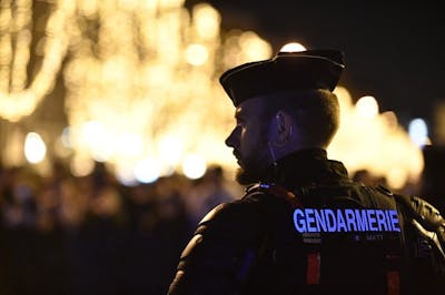 Pour le réveillon, 100'000 policiers et militaires mobilisés en France