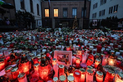 La fac de Prague où s'est déroulée la tuerie ne rouvrira pas avant février