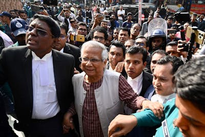 Le prix Nobel Muhammad Yunus condamné à six mois de prison