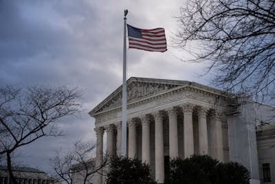 La Cour suprême va étudier la question de l'inéligibilité de Trump