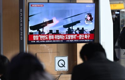 Pyongyang tire 200 obus au large, deux îles sud-coréennes évacuées