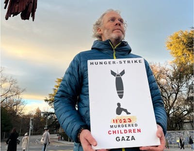 Il fait la grève de la faim pour les enfants de Gaza