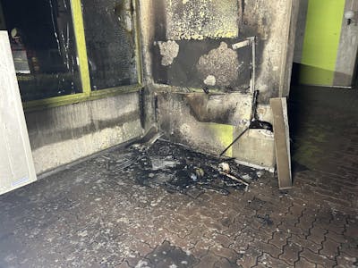 Boîtes à lettres incendiées dans un immeuble