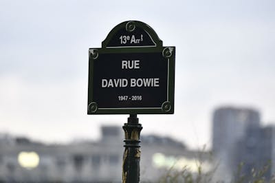Une rue David Bowie a été inaugurée à Paris