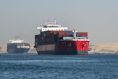 Le canal de Suez déserté après les attaques de rebelles yéménites