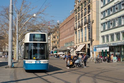 La Suisse envoie d'anciens tramways en Ukraine