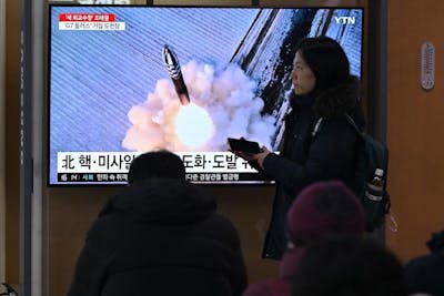 Kim Jong-Un bande les muscles avec un nouveau tir de missile