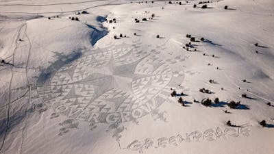 Le cri artistique de Greenpeace sur la neige des Grisons