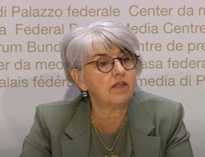 Elisabeth Baume-Schneider face aux défis de l'AVS