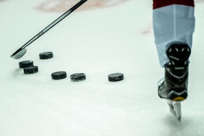 Viol collectif, cinq hockeyeurs sommés de se rendre à la police