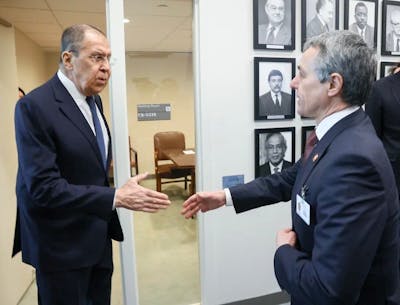 Ignazio Cassis retrouve son «ami» Sergueï Lavrov