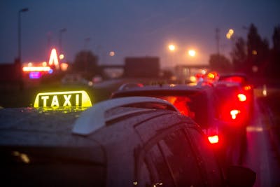 Chauffeurs de taxi accusés de voler des clients éméchés