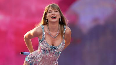 De fausses images pornos de Taylor Swift provoquent l'indignation générale