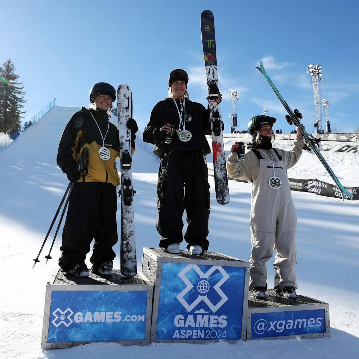 Ski freestyle: Andri Ragettli décroche une médaille d'or aux X